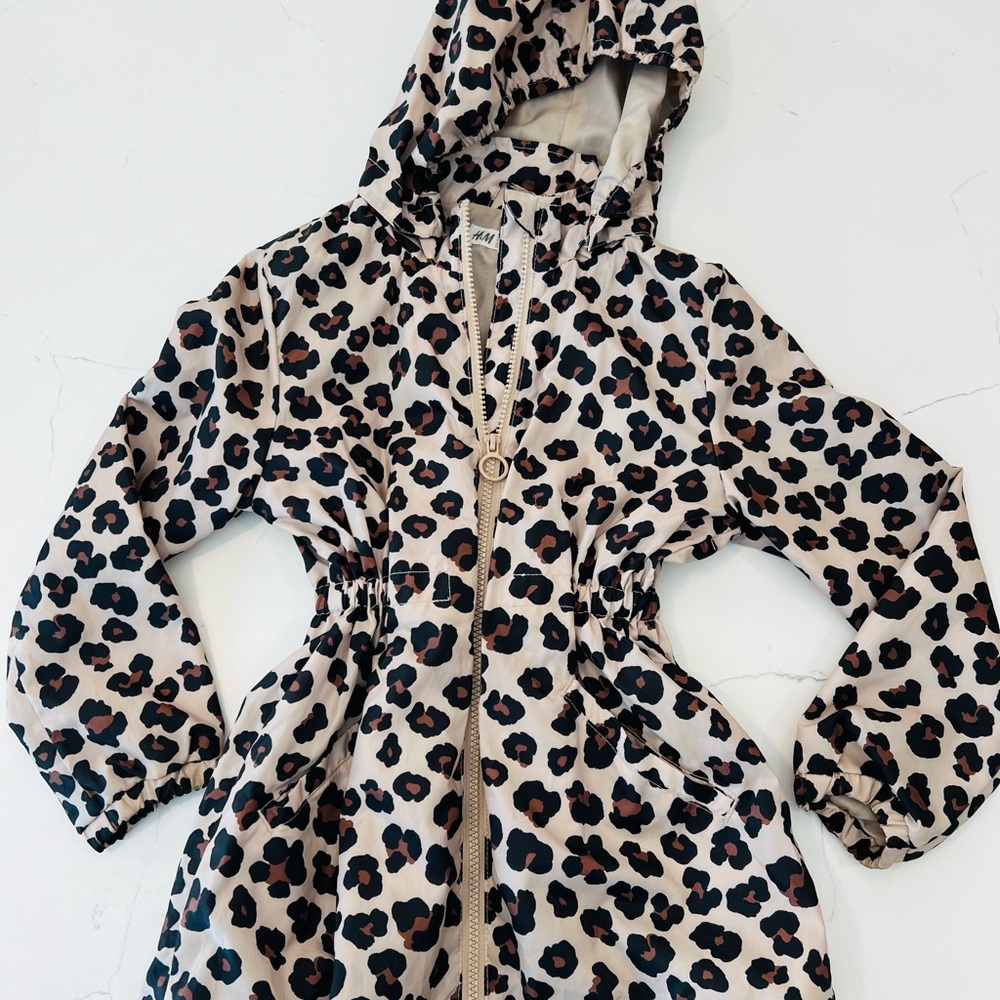 H&M Girls Leopard Print windbreaker/raincoat